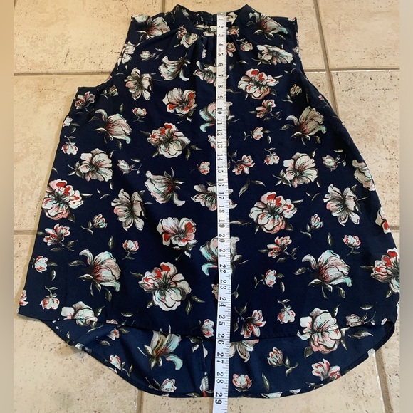 DR2 Navy Blue Floral Blouse, Size Large - Picture 6 of 6
